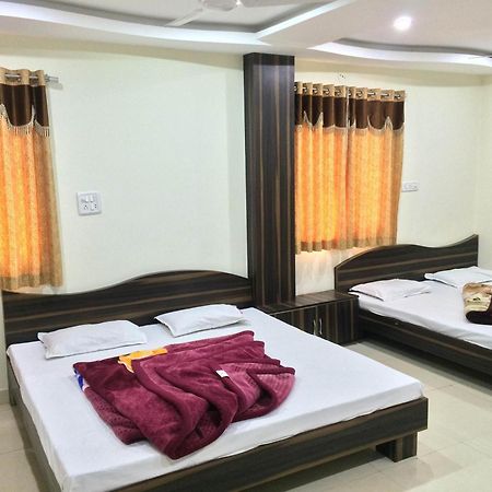 Hotel Vrandavan Palace Near Mahakal Temple Ujjain Exterior photo