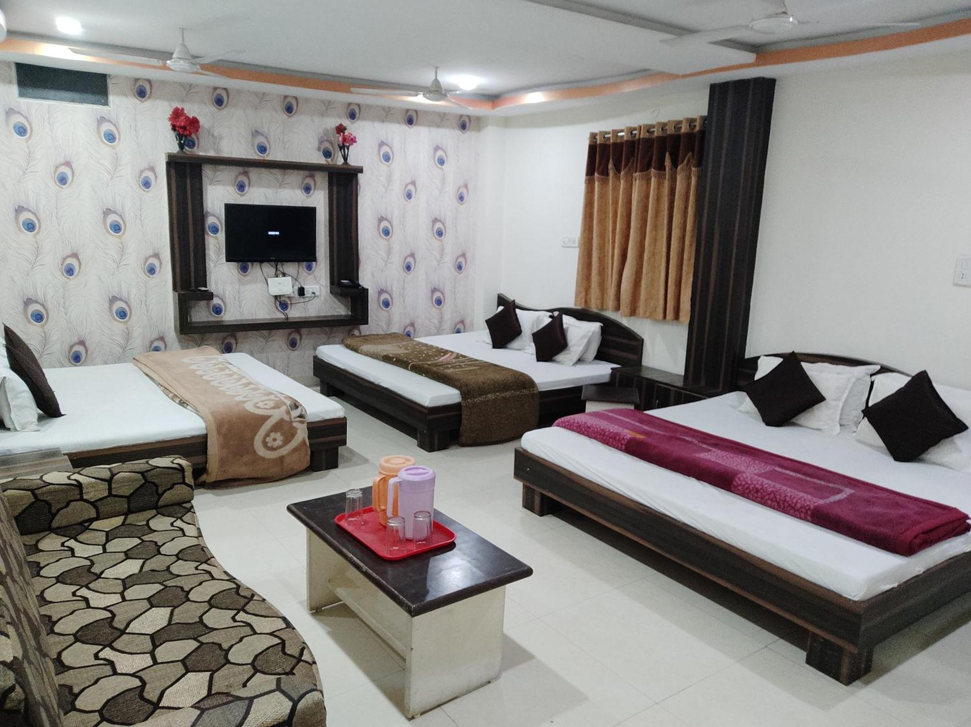 Hotel Vrandavan Palace Near Mahakal Temple Ujjain Exterior photo