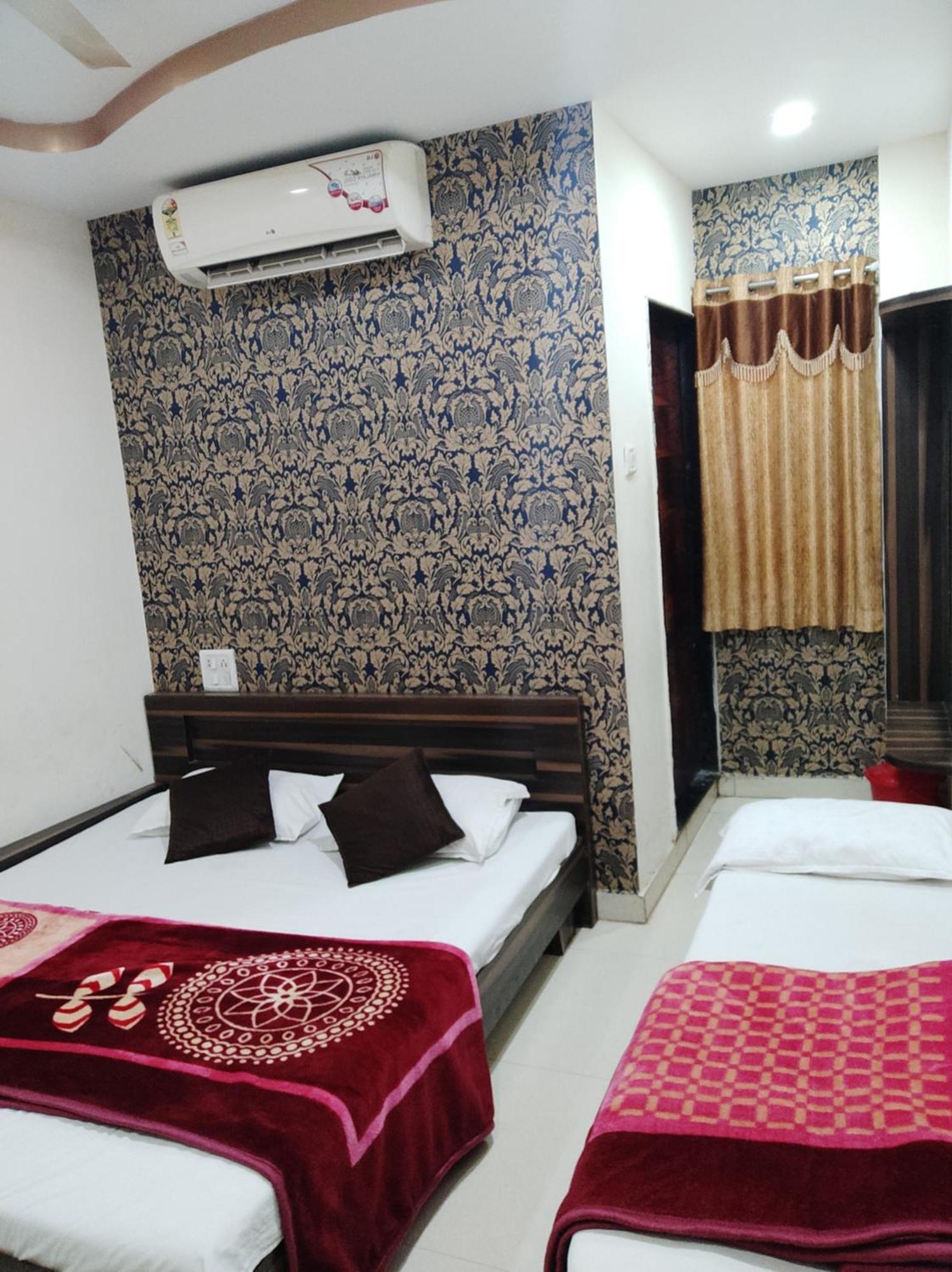 Hotel Vrandavan Palace Near Mahakal Temple Ujjain Exterior photo