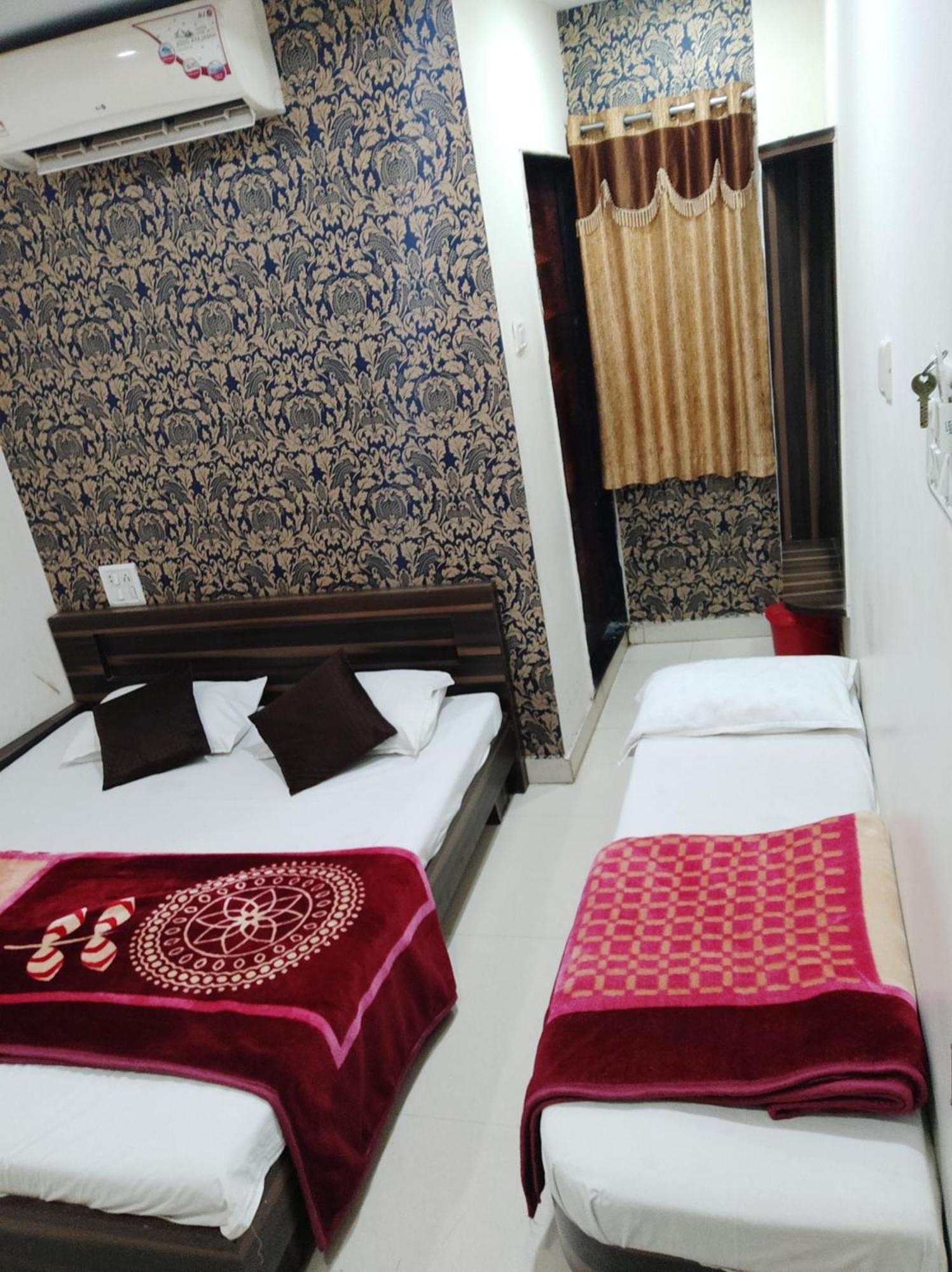 Hotel Vrandavan Palace Near Mahakal Temple Ujjain Exterior photo