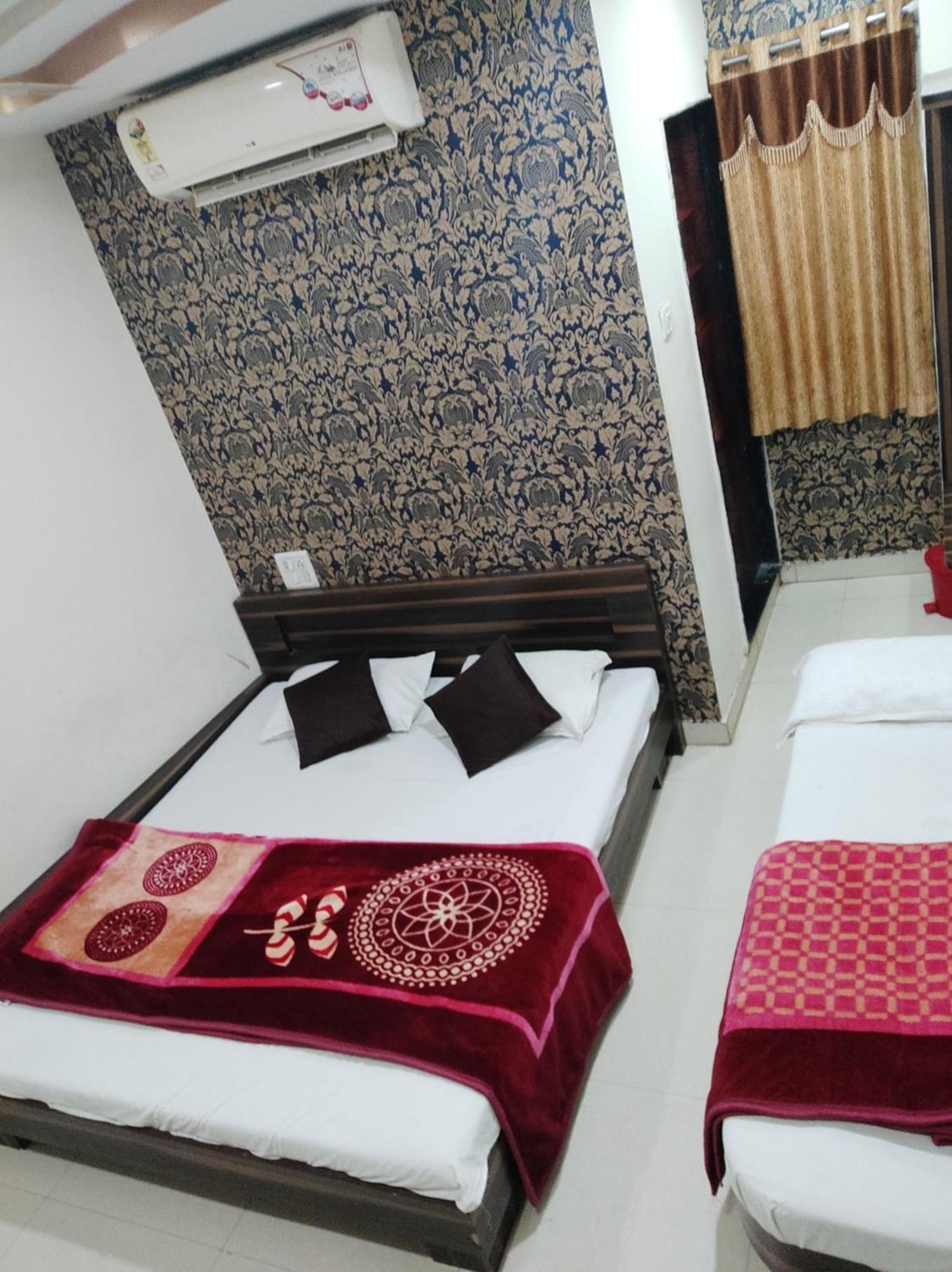Hotel Vrandavan Palace Near Mahakal Temple Ujjain Exterior photo