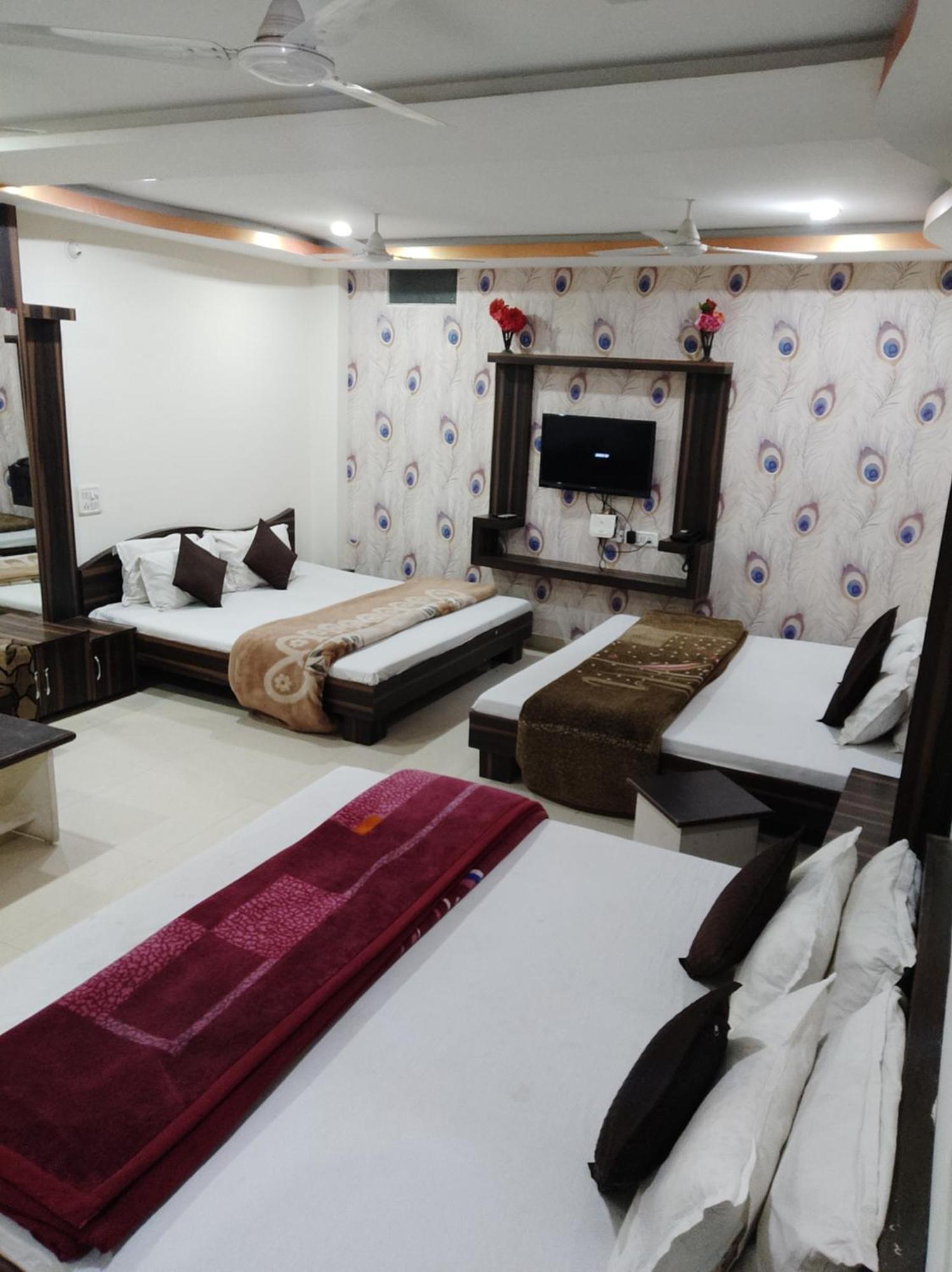 Hotel Vrandavan Palace Near Mahakal Temple Ujjain Exterior photo